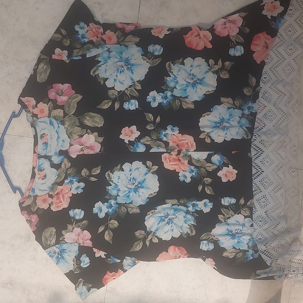 blouse - Picture 4 of 5